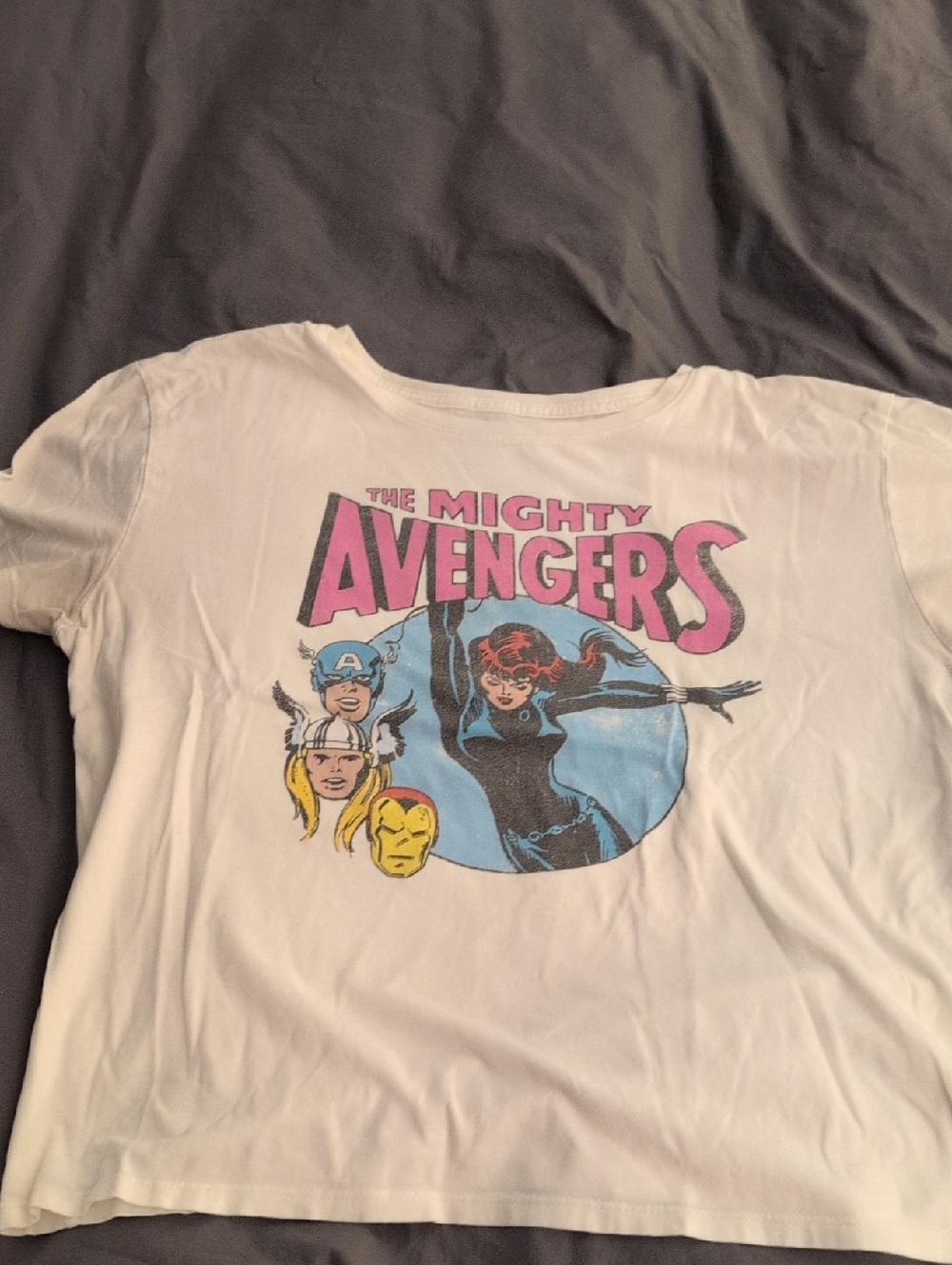 Marvel White The Mighty Avengers Graphic Tee Medium